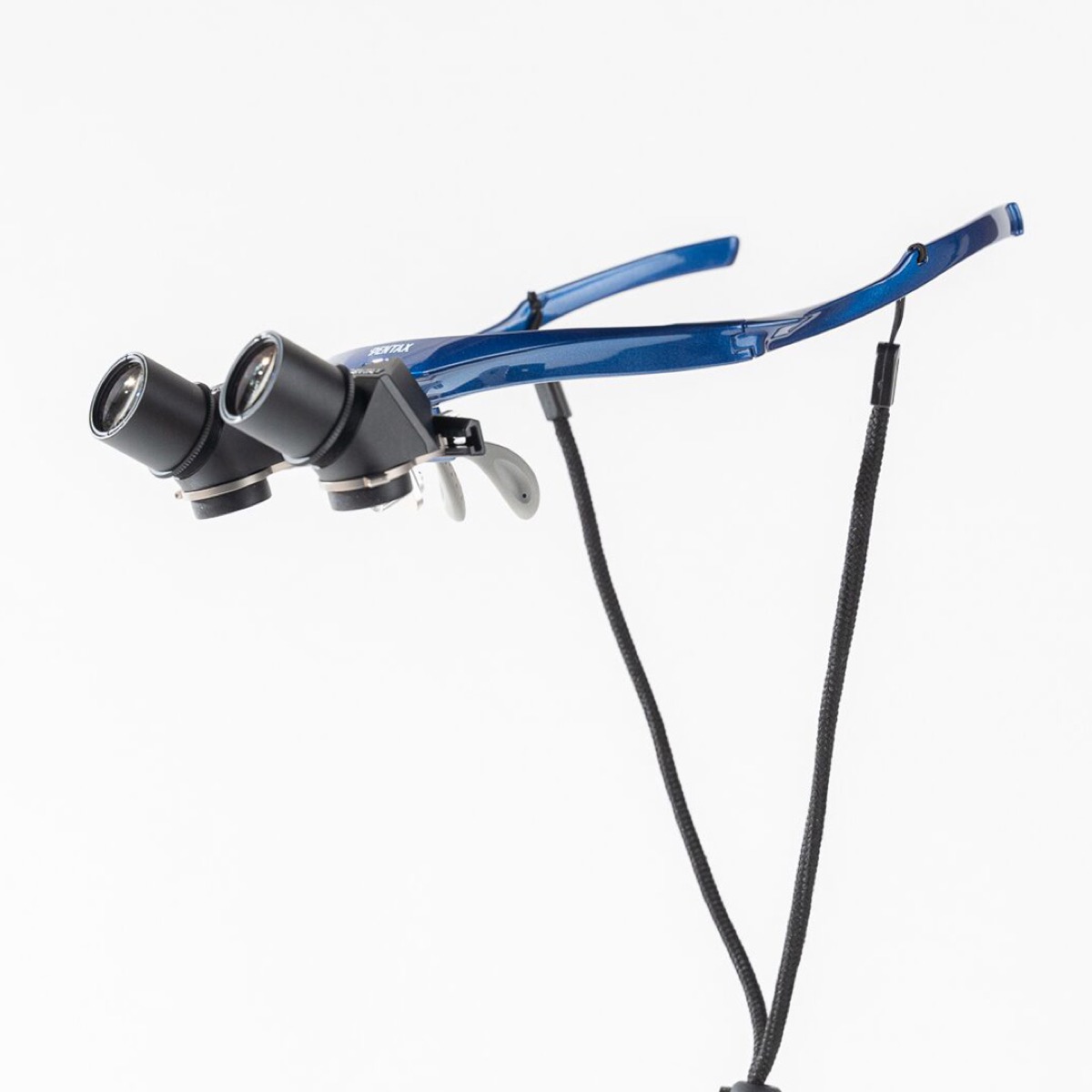 Adjusting the height and angle of the PENTAX Loupes barrels